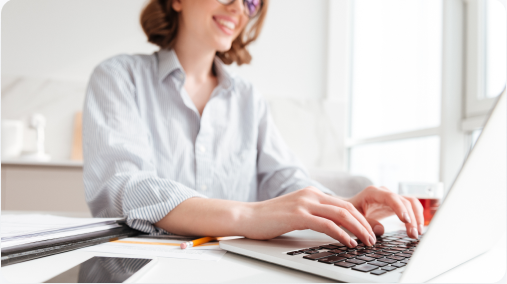woman on laptop messaging